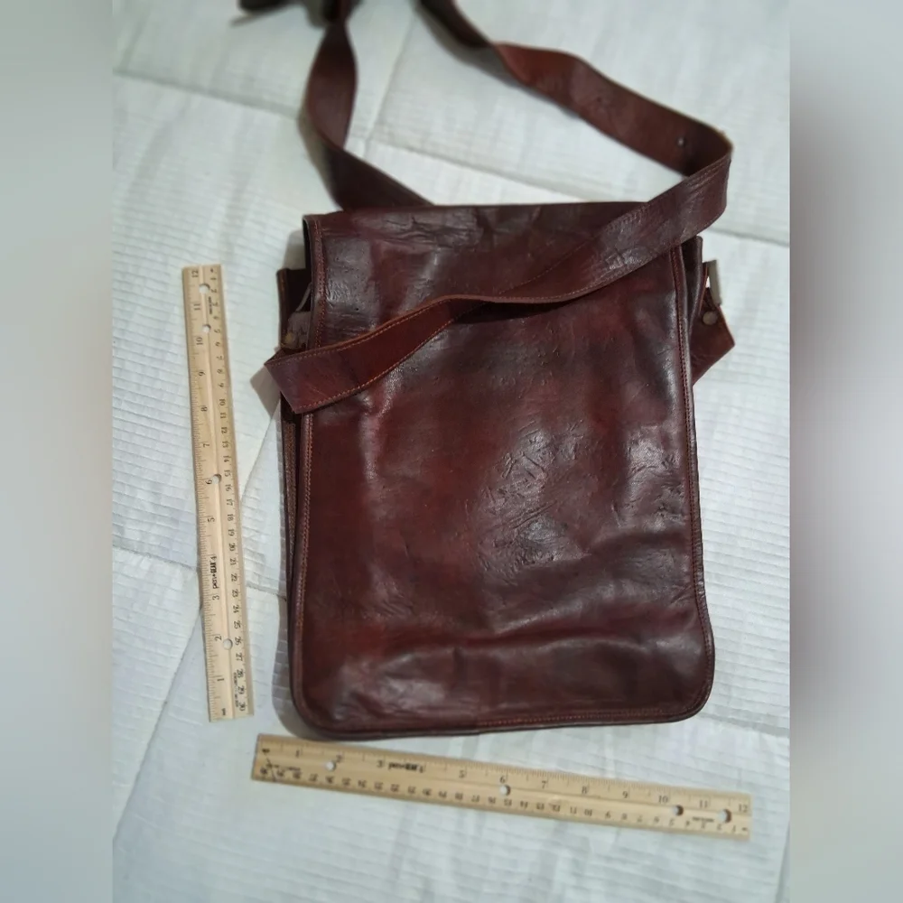 SHARO brown Leather Messenger Bag